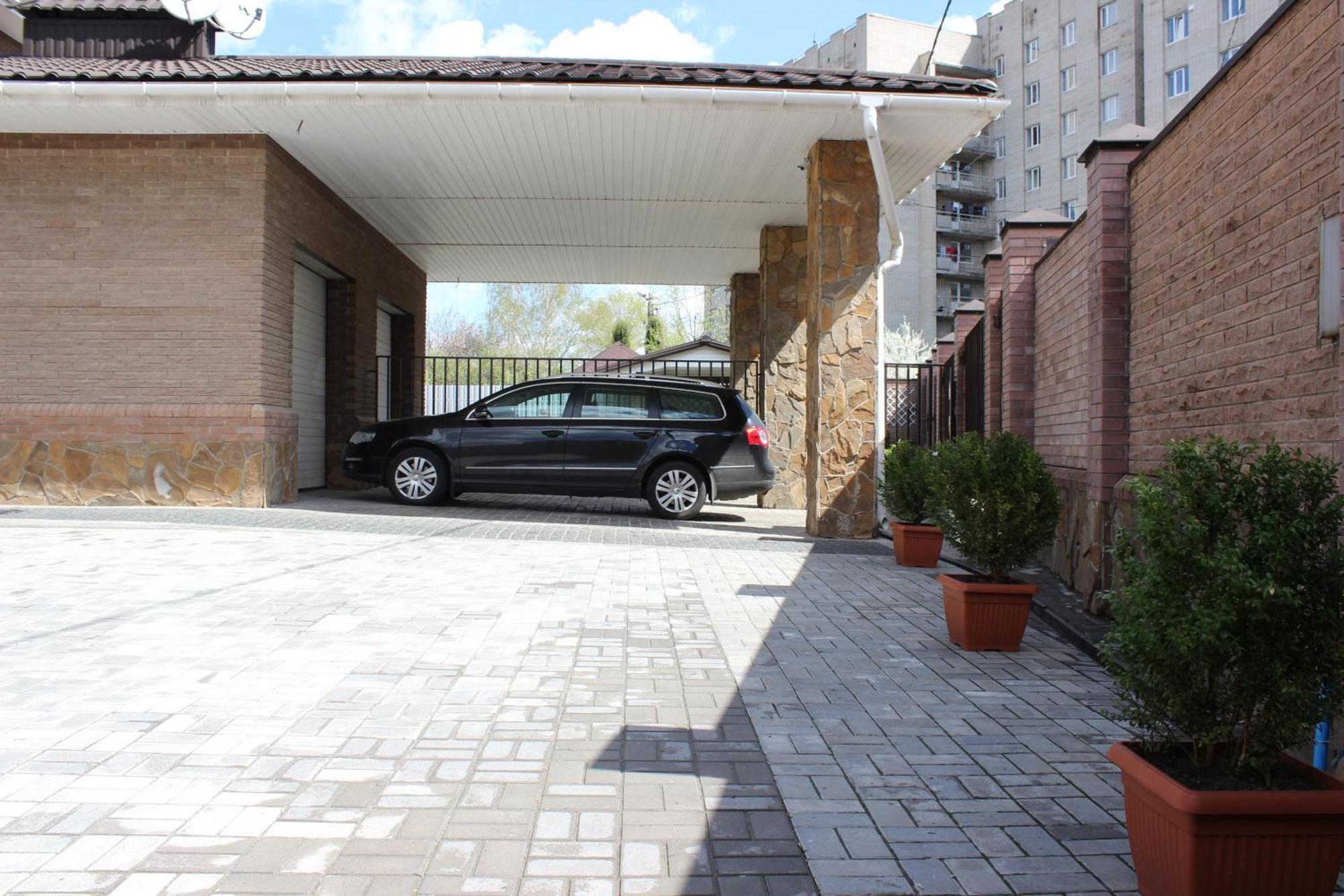 Barin House Hotell Sumy Exteriör bild