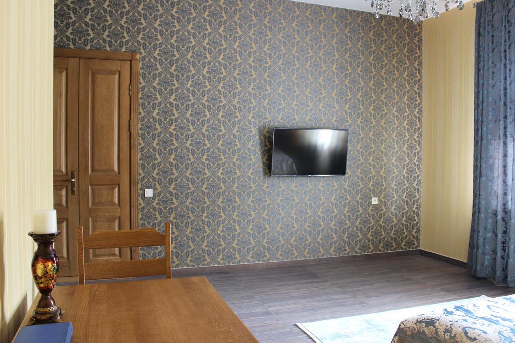 Barin House Hotell Sumy Exteriör bild