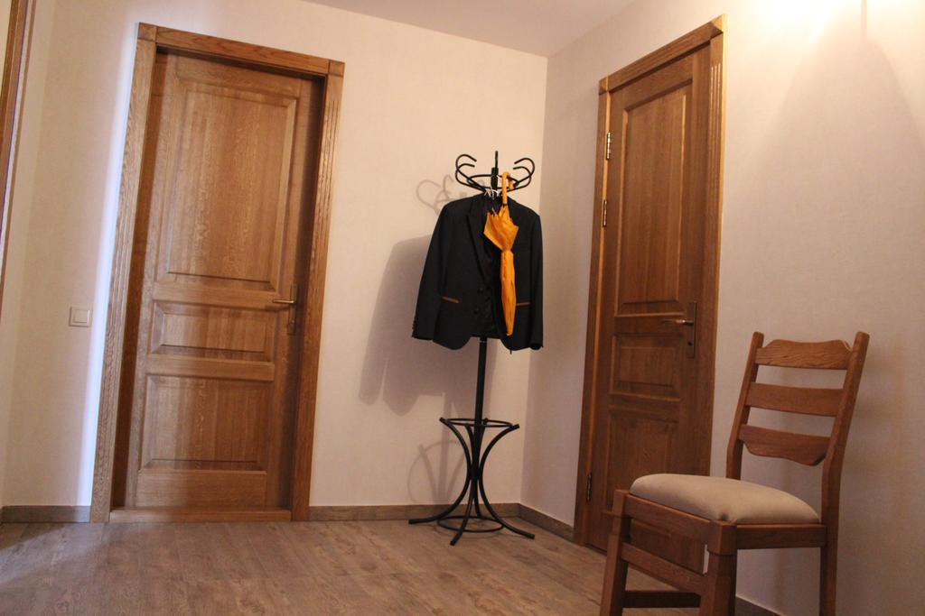 Barin House Hotell Sumy Exteriör bild