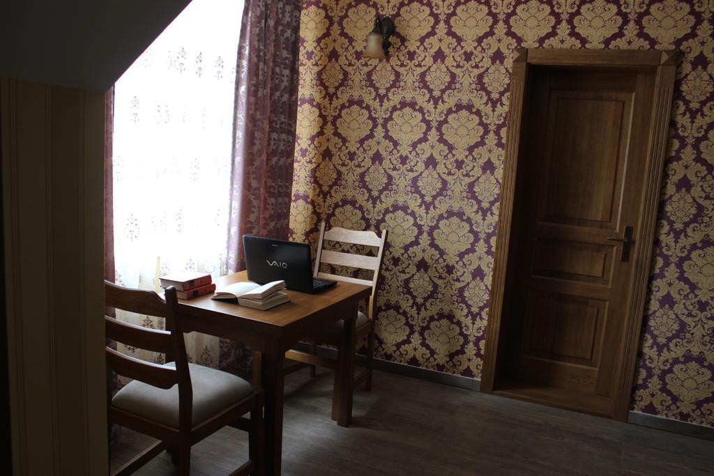 Barin House Hotell Sumy Exteriör bild