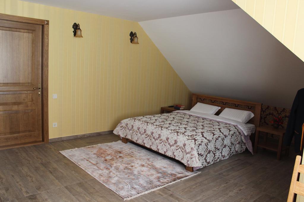 Barin House Hotell Sumy Exteriör bild