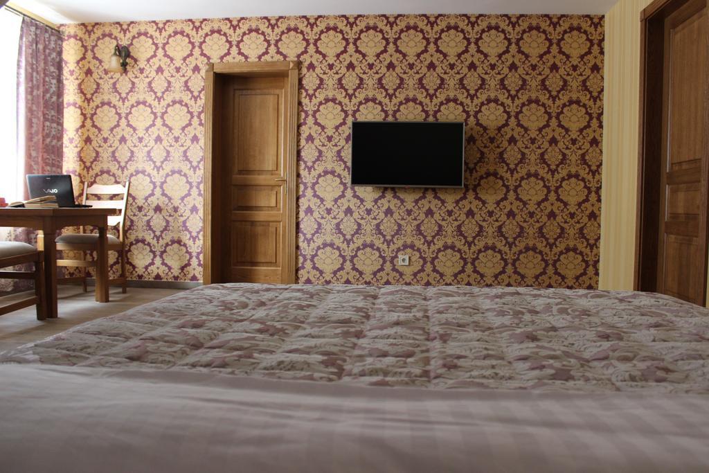 Barin House Hotell Sumy Exteriör bild