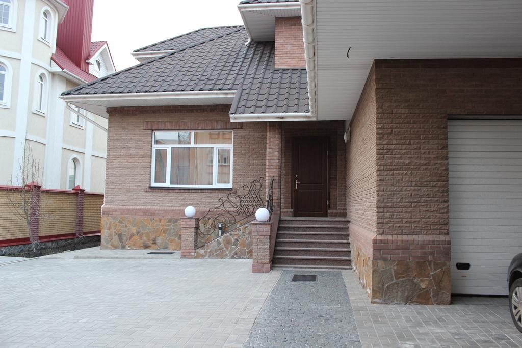 Barin House Hotell Sumy Exteriör bild
