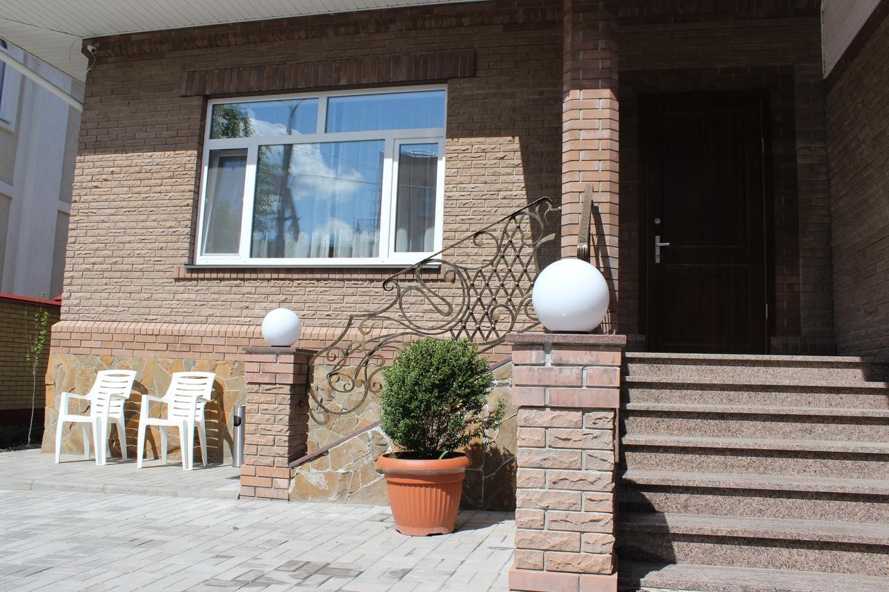 Barin House Hotell Sumy Exteriör bild